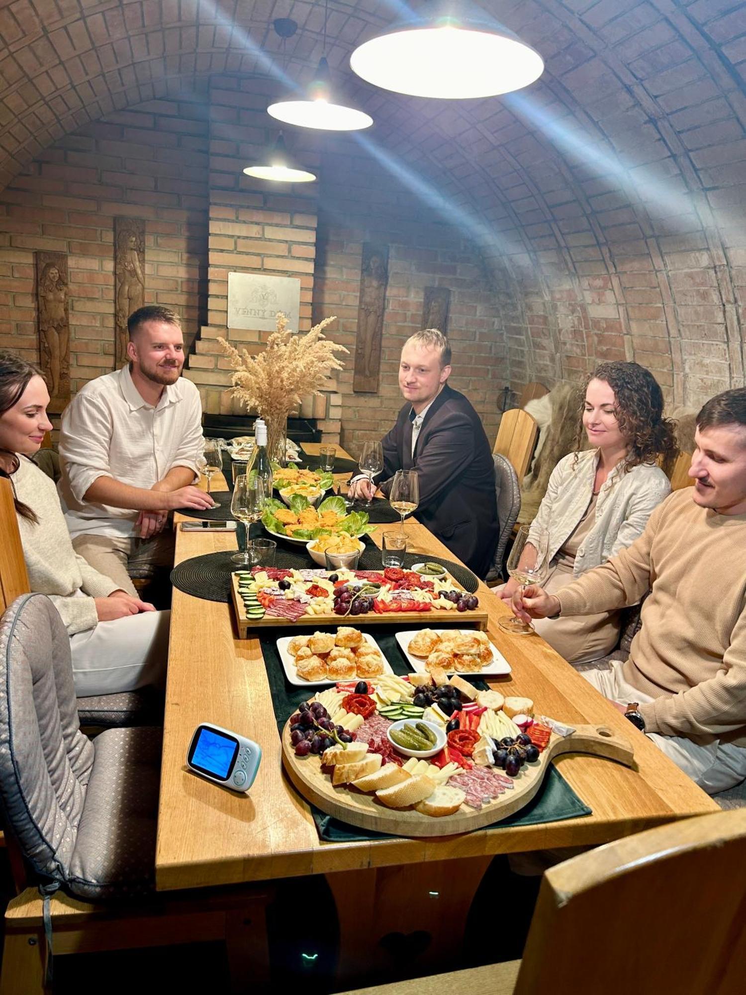 Sklep U Dusana Vracov Exteriér fotografie